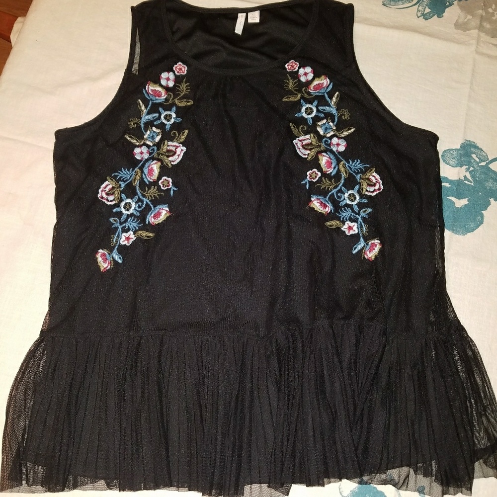 EST 1946 sleeveless,, black top, size Xl